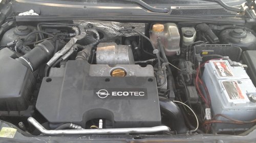 Dezmembrez Opel Vectra C 2004 berlina 2.2 dti