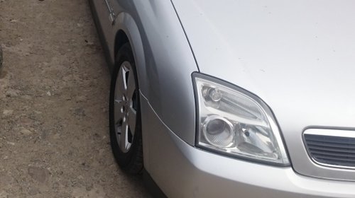 Dezmembrez Opel Vectra C 2004