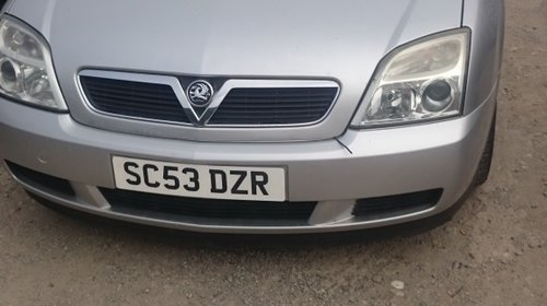 Dezmembrez Opel Vectra C 2004