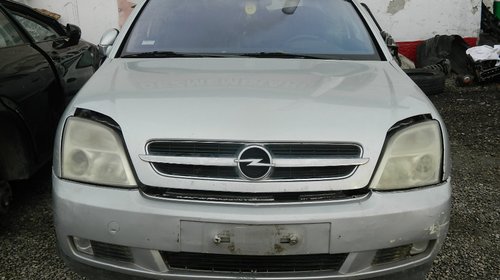 Dezmembrez Opel Vectra C din 2003