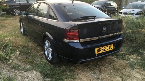 Dezmembrez Opel Vectra C GTS 2.2 dti