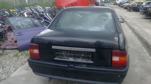 Dezmembrez Opel Vectra C16NZ