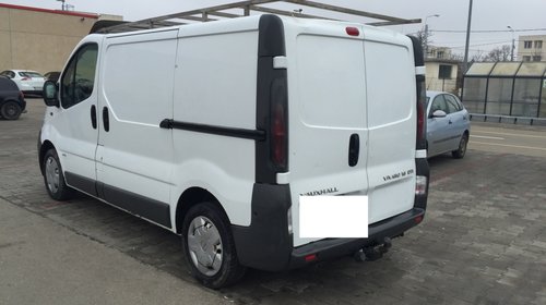 Dezmembrez Opel Vivaro 1.9 cdti 2003 F9Q