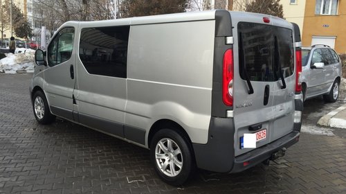 Dezmembrez Opel Vivaro 1.9 cdti 2005 F9Q