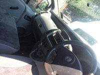 Dezmembrez Opel Vivaro 1.9 CDTI 2005