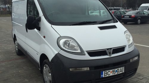 Dezmembrez Opel Vivaro 1.9 cdti 74 kw 101 cp F9Q