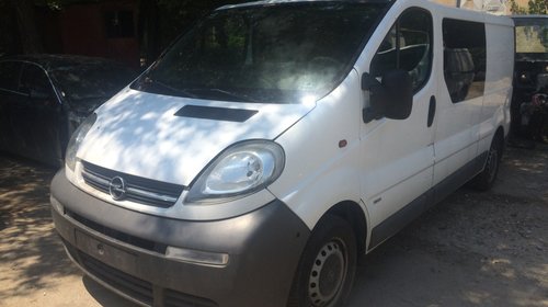 Dezmembrez Opel Vivaro 1.9 cdti F9Q