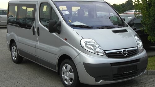 Dezmembrez opel vivaro 2.0 m9r