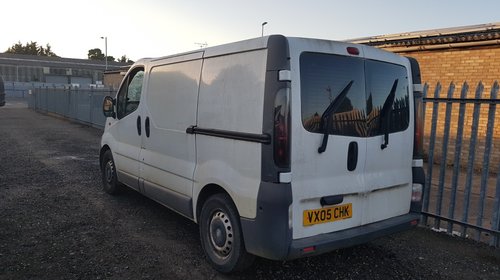 Dezmembrez Opel Vivaro 2.5 DCI