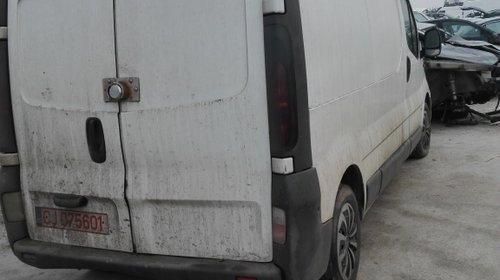 Dezmembrez opel vivaro an 2004