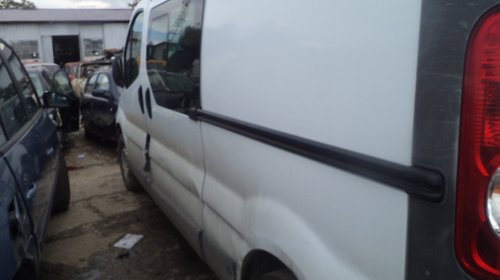 Dezmembrez Opel Vivaro an 2008, motor 1995 cc, diesel, 66 kw