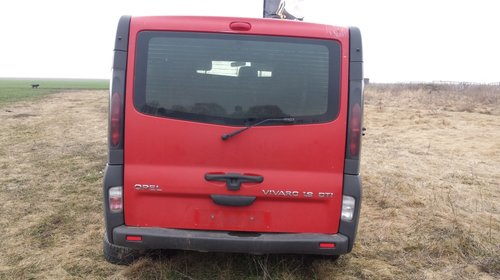 Dezmembrez Opel Vivaro, motor 1.9 diesel, an 2001