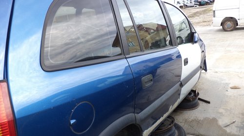 Dezmembrez Opel Zafira 2.0 tdi an 2001.