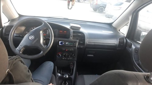 Dezmembrez Opel Zafira 2002 7 locuri 2002