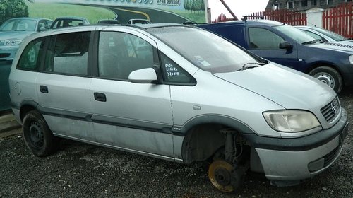 Dezmembrez Opel Zafira - 2002