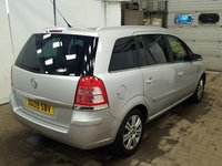 Dezmembrez Opel ZAfira 2009