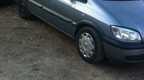 Dezmembrez Opel Zafira A din 2004