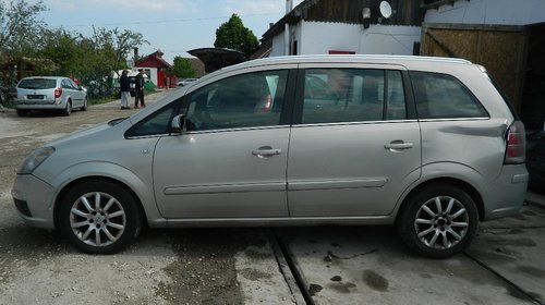 Dezmembrez Opel Zafira B , 2005-2009