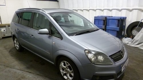 Dezmembrez Opel Zafira B 2006 motorizare Z19D