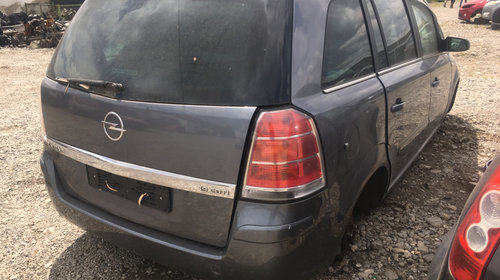 Dezmembrez Opel Zafira B, motor 1.9 Diesel