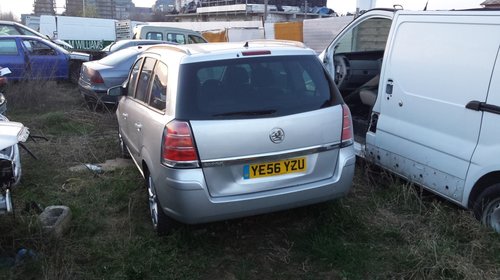 Dezmembrez Opel Zafira B, motor 2.2 benzina, an 2006