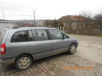 Dezmembrez opel zafira