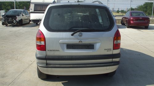 Dezmembrez opel zafira