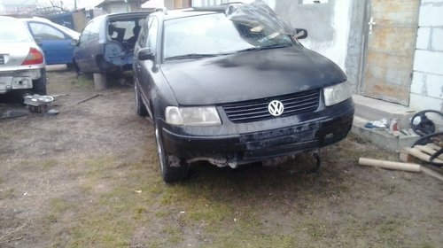 Dezmembrez Passat B5