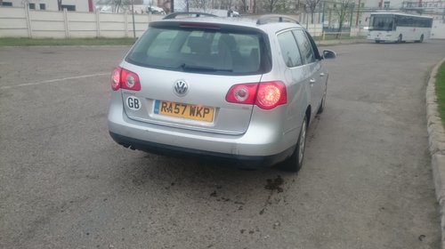 Dezmembrez Passat B6 2008 1.9 Tdi cod motor Bxe