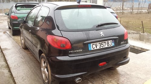 Dezmembrez peugeor 206 2.0 hdi an 2004