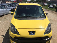 Dezmembrez Peugeot 1007 1.4 hdi cod motor 8HZ