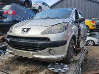 Dezmembrez Peugeot 1007 fabricatie 2006 motor 1.4 benzina KFV 54 KW euro 4