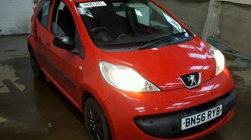 Dezmembrez Peugeot 107 2006 hatchback 1.0i