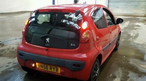 Dezmembrez Peugeot 107 2006 hatchback 1.0i