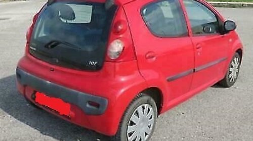 Dezmembrez Peugeot 107 din 2007 1.0 benzina