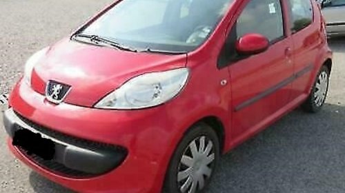 Dezmembrez Peugeot 107 din 2007 1.0 benzina