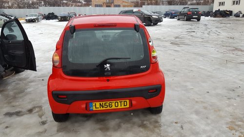 Dezmembrez Peugeot 107