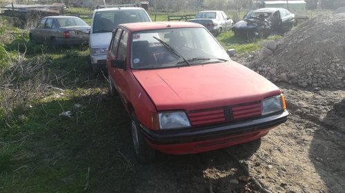 Dezmembrez Peugeot 205 stare de functionare