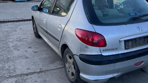 Dezmembrez peugeot 206 1.4 benzina 2005