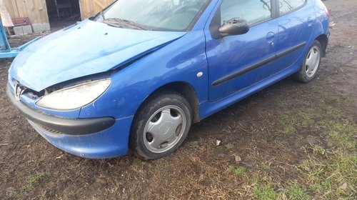 Dezmembrez Peugeot 206 1.4 HDI , 4 usi