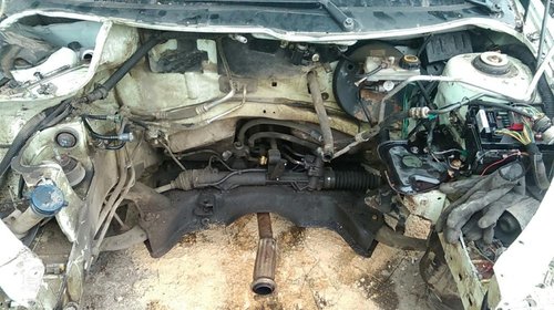 Dezmembrez peugeot 206, 1.4 hdi, din 2004