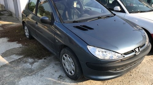 Dezmembrez Peugeot 206 1.4 HDI kw 50 tip motor 8HZ EURO 4 an fabricatie 2007