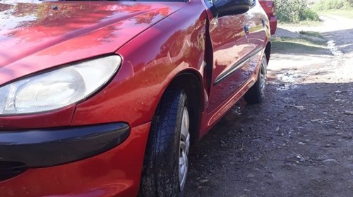 Dezmembrez Peugeot 206 1.9 2001