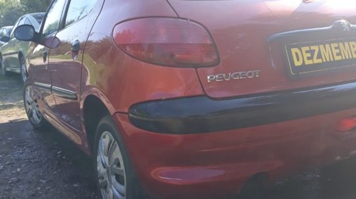 Dezmembrez Peugeot 206 1.9D 2001