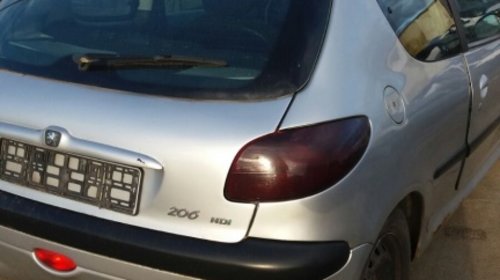 Dezmembrez peugeot 206 2,0 hdi din anul 2002