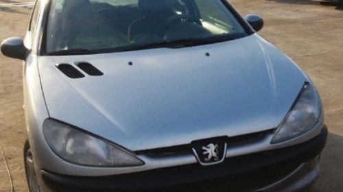 Dezmembrez peugeot 206 2,0 hdi din anul 2002