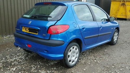 Dezmembrez Peugeot 206 2002 hatchback 1.4 hdi