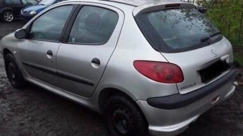 Dezmembrez Peugeot 206 2006 Hatchback 1.4