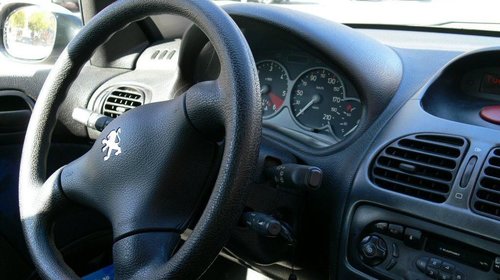 Dezmembrez Peugeot 206 2006 Hatchback 1.4
