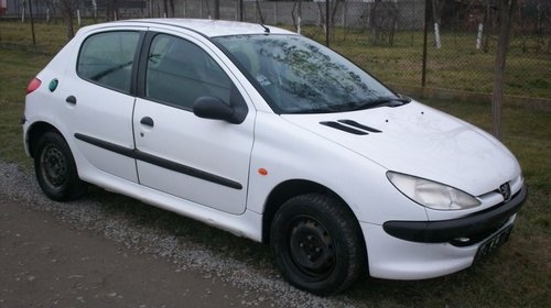 Dezmembrez Peugeot 206 an 1999 motor 1.4 benz